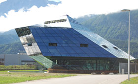 Technik-Riese eröffnete “Kristall”