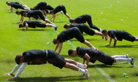 Zu den Vorübungen für die EM-Premiere in Polen gehört neben Liegestützen auch ein lockeres Match gegen Rapid Lienz am Sonntag, 11.00 Uhr im Dolomitenstadion. Eintritt frei!