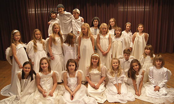 Angelo-Pacis Ein bezauberndes Musical mit vorweihnachtliche Melodien, präsentiert von den Volksschülern aus Nikolsdorf