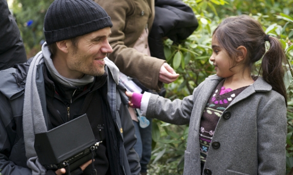 Regisseur Christian Zübert mit Mercan Türkoglu bei den Dreharbeiten.(©Majestic/Kerstin Stelter)