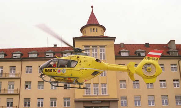 Der Rettungshubschrauber "C 7" brachte den Verletzten in das BKH Lienz.