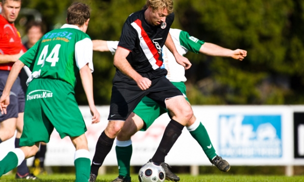 Thomas Unterassinger zeigt sich seit Wochen in Topform und traf auch in Radenthein ins Tor. Foto: Expa/Feichter