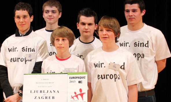 Mathias Mott, Martin Bodner und Philipp Hofer (hinten v.l.) sowie Philip Rosi, Elias Mandler und Felix Burger (vorne v.l.). Foto: Land Tirol/JUFF