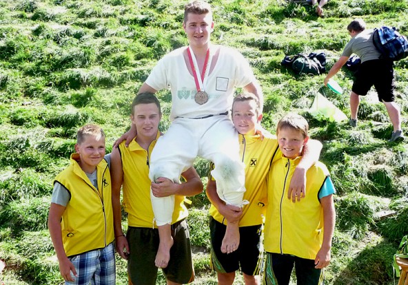 Emanuel Warscher wurde bei den 12- bis 14-Jährigen seiner Favoritenrolle gerecht und erkämpfte erstmals eine Goldmedaille am Hundstoan. 