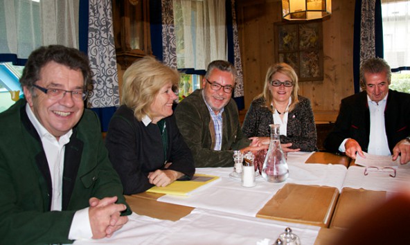 Von links: Hans Lindenberger, Andrea Krumschnabel, Josef Schett. Maria Zwölfer und Josef Falkner.