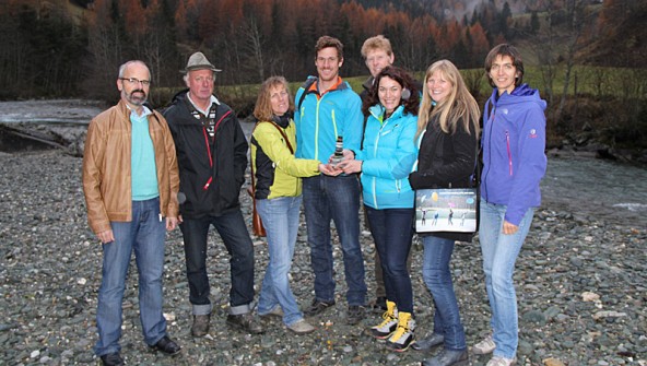 Besuch bei den Wurzeln. Ingrid Felipe und der grüne Bezirkssprecher Thomas Haidenberger trafen sich mit Iselschützern dort, wo der Fluss noch jung ist und ausgeleitet werden soll.