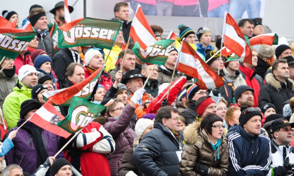 Die Skifans blicken gespannt auf die Weltcuppiste am Lienzer Schlossberg. Bis zu den Rennen soll alles perfekt sein, so wie 2011, als dieses Expa-Bild von Michael Gruber aufgenommen wurde.