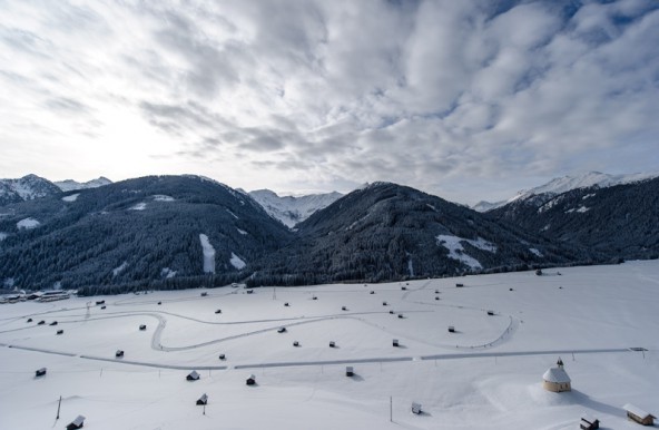 Winterzauber pur und perfekte Loipen samt Infrastruktur – das sind die Argumente für die Austragung des Dolomitenlaufes 2014 in Obertilliach. Fotos: Expa/Gruber