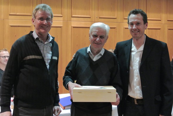 Gründungsmitglied Adalbert Gander mit Reinhard Willlhelmer (links) und Dietmar Passler (rechts).