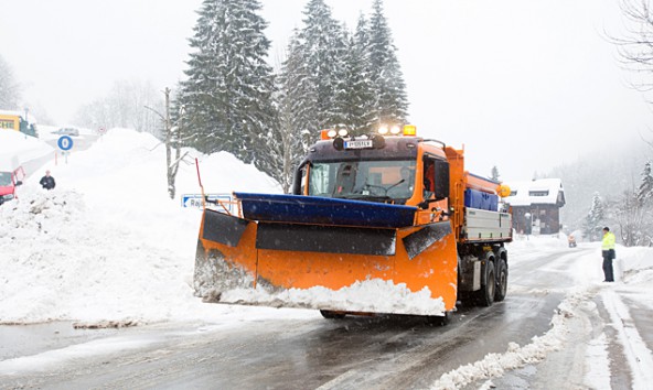 Defereggen-druch-Schneemassen-bedingt-noch-gesperrt