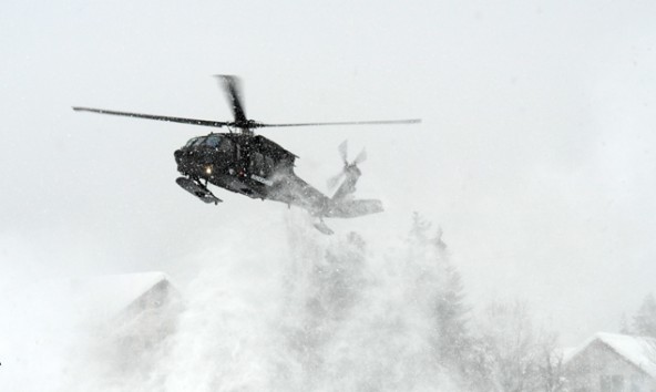 Der "Black Hawk" beim Landeanflug auf die Haspingerkaserne. Foto: Thaddäus Weiler 