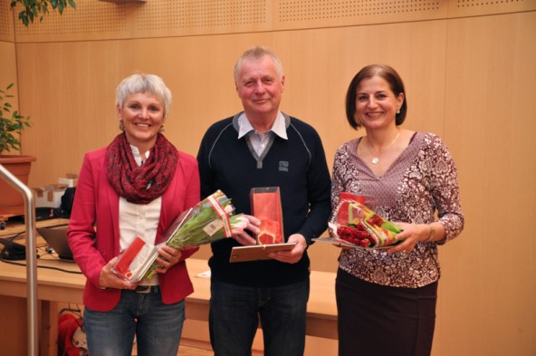 Zusammen sind sie 100 Jahre bei Kolping Lienz: Emmo Reider 50 Jahre und Angela (links) und Elisabeth Wilhelmer je 25 Jahre.