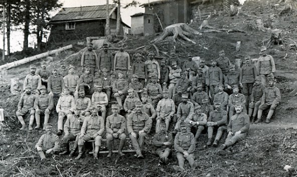 Feldgendarmen am Frontabschnitt Col di Lana, um 1916. Sammlung Werkmeister Anton Trixl, Tiroler Archiv für photographische Dokumentation und Kunst (TAP)