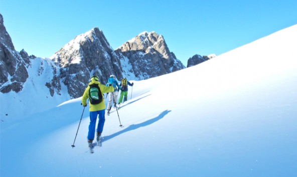 Vor allem Orte mit einem starken Skitourenangebot konnten die außerordentlich gute Schneelage nutzen. Foto: Sandra Rauch