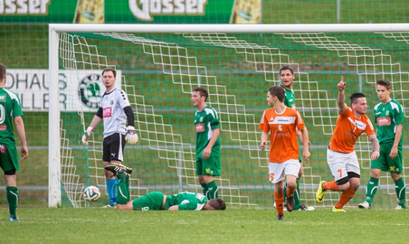 Ein Bild sagt mehr als 1000 Worte. Mölltal jubelt, Rapid am Boden, Meistertitel in weiter ferne. Foto: Brunner Images