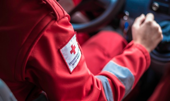 "Überstellungs-Transporte für Osttirol" – für diesen Zweck sammeln Spendenwerber derzeit im Bezirk. Das Rote Kreuz, das diese Aufgaben tatsächlich durchführt, distanziert sich von der Aktion. Foto: RK Lienz