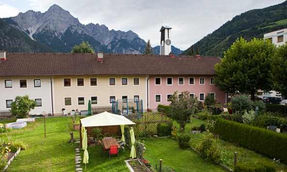 Auch das ist Lienz. Am Samstag, 17. Mai laden ab 10.00 Uhr Architekten und Historiker zur gemeinsamen Entdeckungsreise in die Südtiroler- und Friedensiedlung. Foto: Ramona Waldner