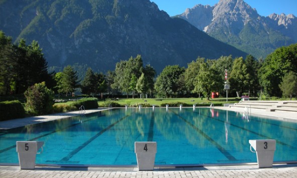 Eine Tageskarte für einen Erwachsenen im Dolomitenbad kostet 4,70 Euro. Foto: Stadt Lienz