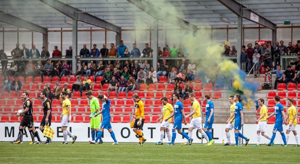 Aufmarsch zum Spiel um den Aufstieg. Fotos: Expa/Feichter