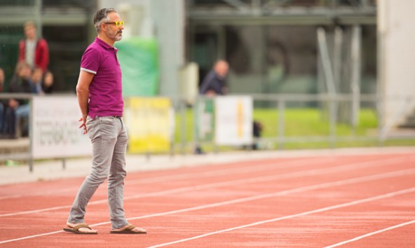 Rapid-Trainer Bernhard Hanser musste den Großteil der zweiten Halbzeit von der Tribüne aus beobachten.