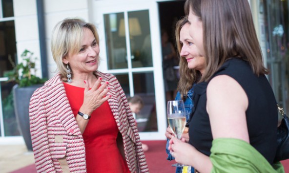 "Alkohol ist genauso gefährlich wie Cannabis", meint Elisabeth Blanik. Foto: Brunner Images