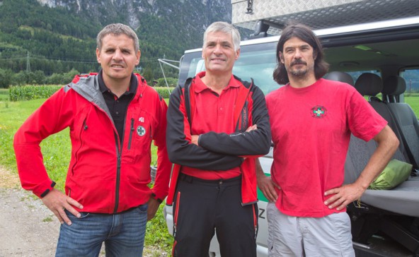 Gehörten zum Einsatzteam: Hubert Obrist (Bergrettung Obertilliach/Kartitsch) und die beiden Kinderärzte Josef Burger und Andreas Totschnig  (Foto: Brunner Images/Bergrettung Obertilliach)