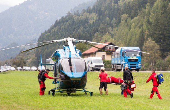 hubschrauber-bei-verkehrsunfall