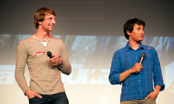 Mitorganisator Peter Ortner und sein Freund und Kletterpartner David Lama sind natürlich auch auf der 16 Meter hohen Kletterwand zu sehen. Foto: Picard/Red Bull Contentpool