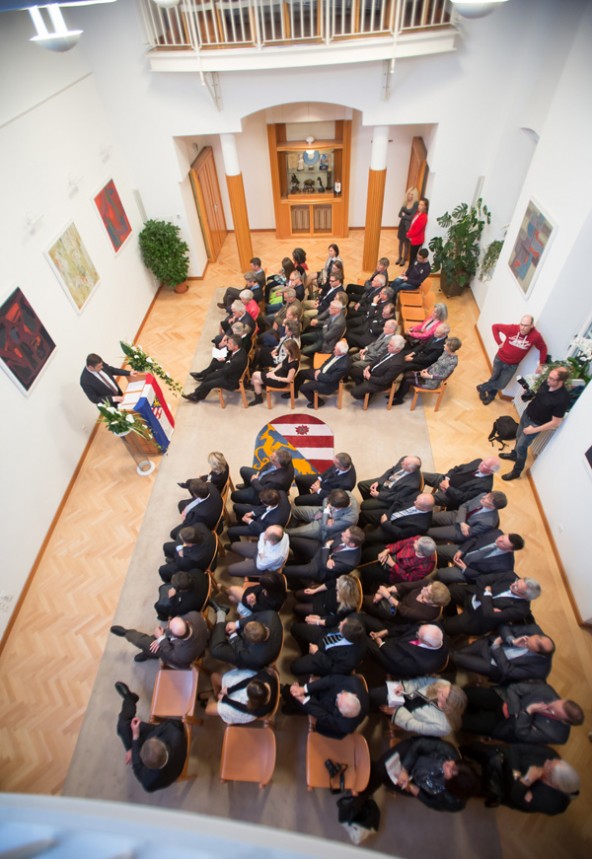 Die Ehrung im Lienzer Ratsaal aus der Vogelperspektive.