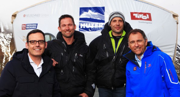 Bei der Präsentation der Wolke in Obergurgl von links: Harald Gohm (Standortagentur Tirol), Walter Klasz (unit koge), Michael Bacher (Neuschnee GmbH) und Oliver Schwarz (Ötztal Tourismus).