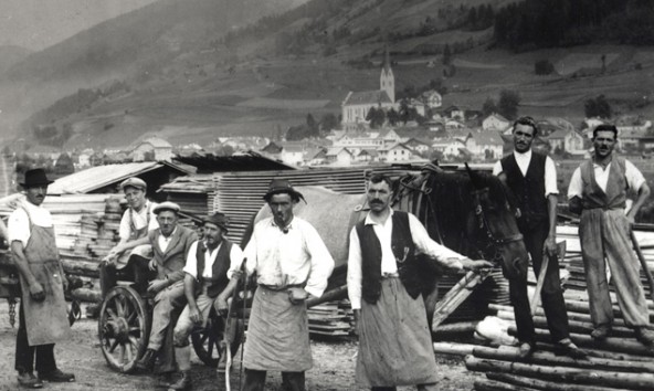 Arbeiter im Sägewerk der Familie Atzwanger, 1934. (Foto: Kulturinitiative Sillian)