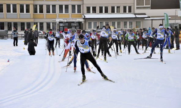 Start zum Langlaufbewerb bei besten Bedingungen.