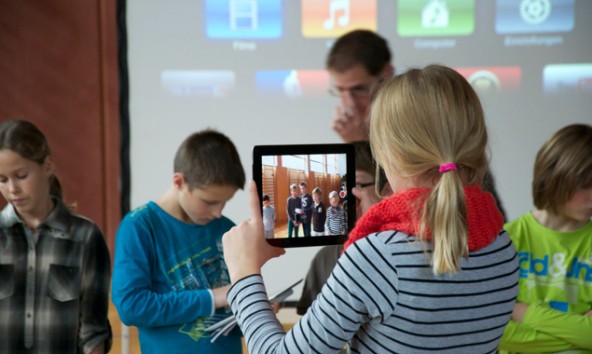 Osttirols Volksschulen, Unterstufen und Neue Mittelschulen – im Bild Schüler aus Dölsach – haben durchwegs weniger als 300 Kinder. Foto: Dolomitenstadt