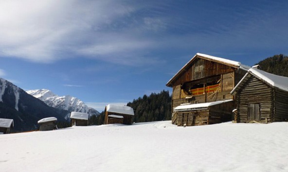 Das Bond-Fieber ließ die Nächtigungskurve im Oberland steigen und hinterließ Spuren – nicht nur im Schnee.