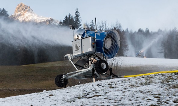 Der Kunstschnee in Osttirol kostet Millionen, die zum Teil von den Gemeinden mitfinanziert werden. Foto: Expa/Groder