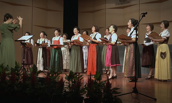 Chinesischer Frauenverein singt bei der internationalen Chormeisterschaft Shaoxing © Filmdelights