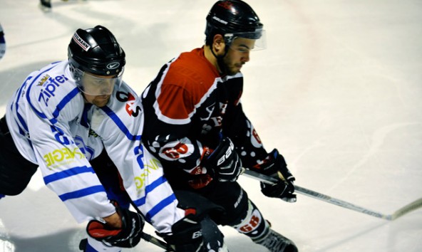 Nach der Niederlage im Hinspiel standen die Icebears auf eigenem Eis unter Zugzwang. Fotos: Oberhammer