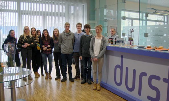 Exkursion in die faszinierende Welt der Forschung – SchülerInnen der Gymnasien Lienz und Bruneck bei Durst.