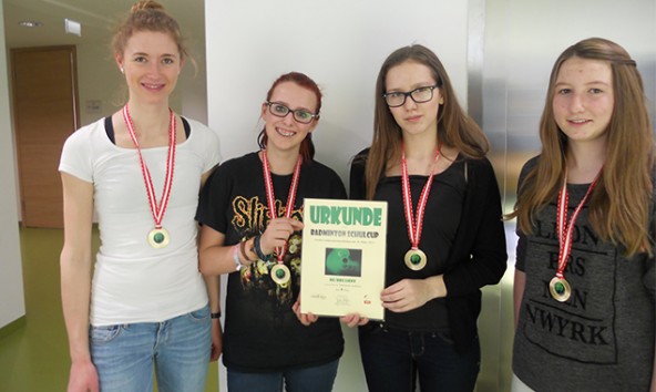 Die Landesmeister-Oberstufe Mädchen, v.l. Andrea Schorn, Jasmin Jester, Hannah Tschojer, Vanessa Lukasser. Foto: BG/BRG Lienz