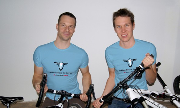 Dolomite Bike-Mastermind Patric Plankensteiner (rechts) mit seinem Service-Mann Andreas Wibmer.