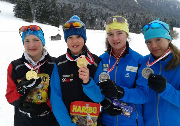 Sie sind in der Tiroler Schülerklasse derzeit nicht zu schlagen: Andrea Unterkircher, Madeleine Veiter, Nathalie Gasser, Karin Gasser (v.l.n.r.)