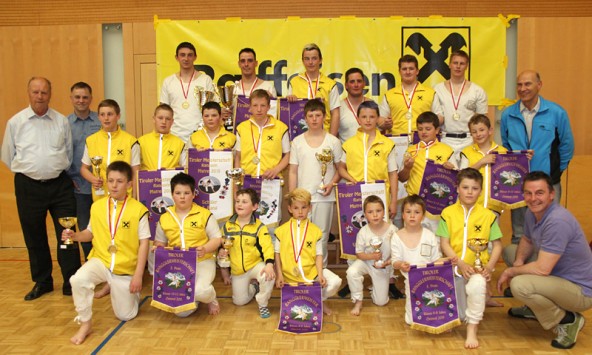 Gruppenfoto des erfolgreichen Ranggler-Teams der Union Matrei.