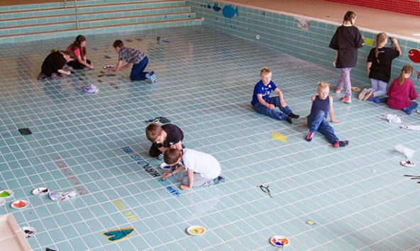 Ein letztes Mal im Schwimmbecken, wenngleich ohne Wasser. Foto: Stadt Lienz