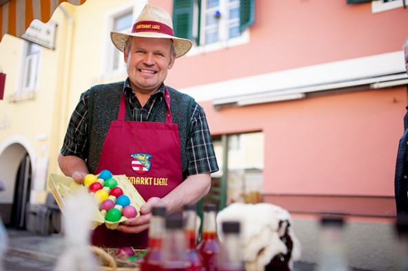 Gefärbte Eier, Reindling und andere Osterspezialitäten werden angeboten. Foto: Martin Lugger