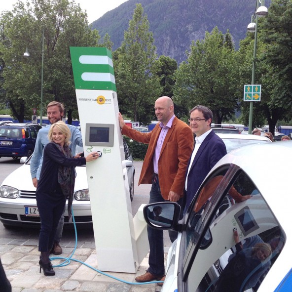 René Schader vom RMO, Bürgermeisterin Elisabeth Blanik, Gerald Miklin (Inst. f. Technologie und alternative Mobilität) und Andreas Hofer, der den Verkehrsausschuss der Gemeinde leitet. Fotos: Dolomitenstadt/Ingruber