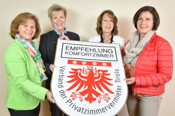 Das neue Führungsteam des Privatvermieterverbandes Tirol (v.l.): Kassiererin Maria Schweiger, Landesobfrau Theresia Rainer, LO-Stellvertreterin Bernadette Strobl, Schriftführerin Maria Braito. Foto: Privatvermieterverband Tirol/Grießenböck