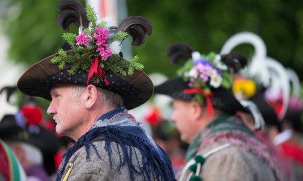 Kals feierte mit Wissenschaftern, Schützen, Freiwilliger Feuerwehr und Musikkapelle. Fotos: EXPA/Johann Groder