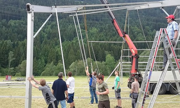 Der Veranstaltungsort ist in monatelanger Arbeit vorbereitet worden. Jetzt können Wettbewerb und Fest beginnen. Foto: Feuerwehr Ainet