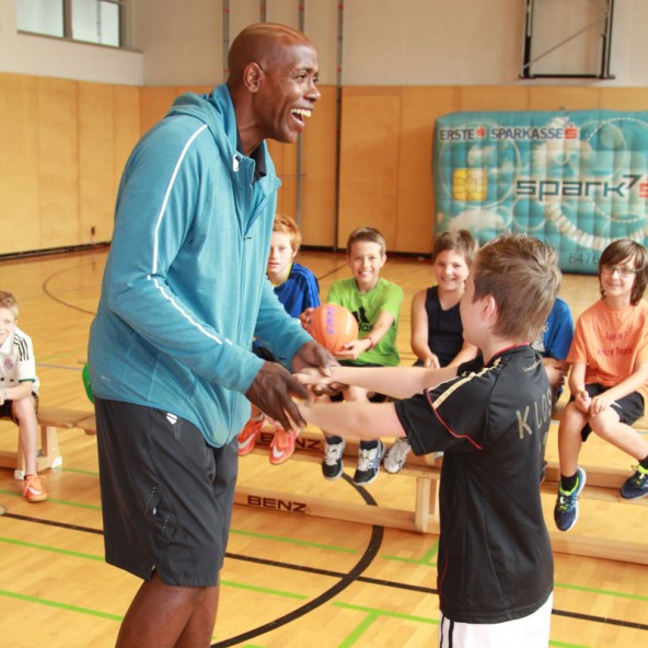 Für viel Furore sorgte der Basketballprofi Renaldo O'Neal mit seinem Sportworkshop.