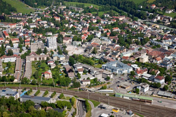 Das Mobilitätszentrum am Bahnhof und das (vorerst nur angekündigte) EKZ an der Dolomitenkreuzung werden Lienz verändern.  Foto: Wolfgang C. Retter